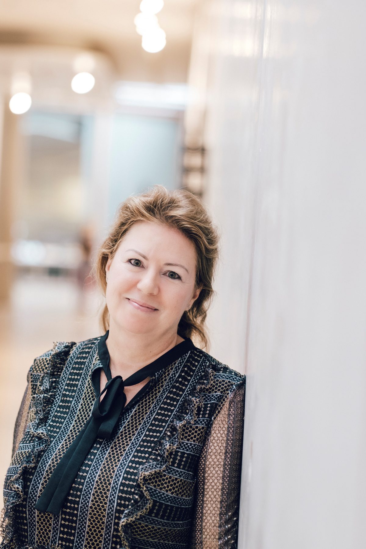 Portrait of Delphine Munro, founder of Serendipity Art Consultancy